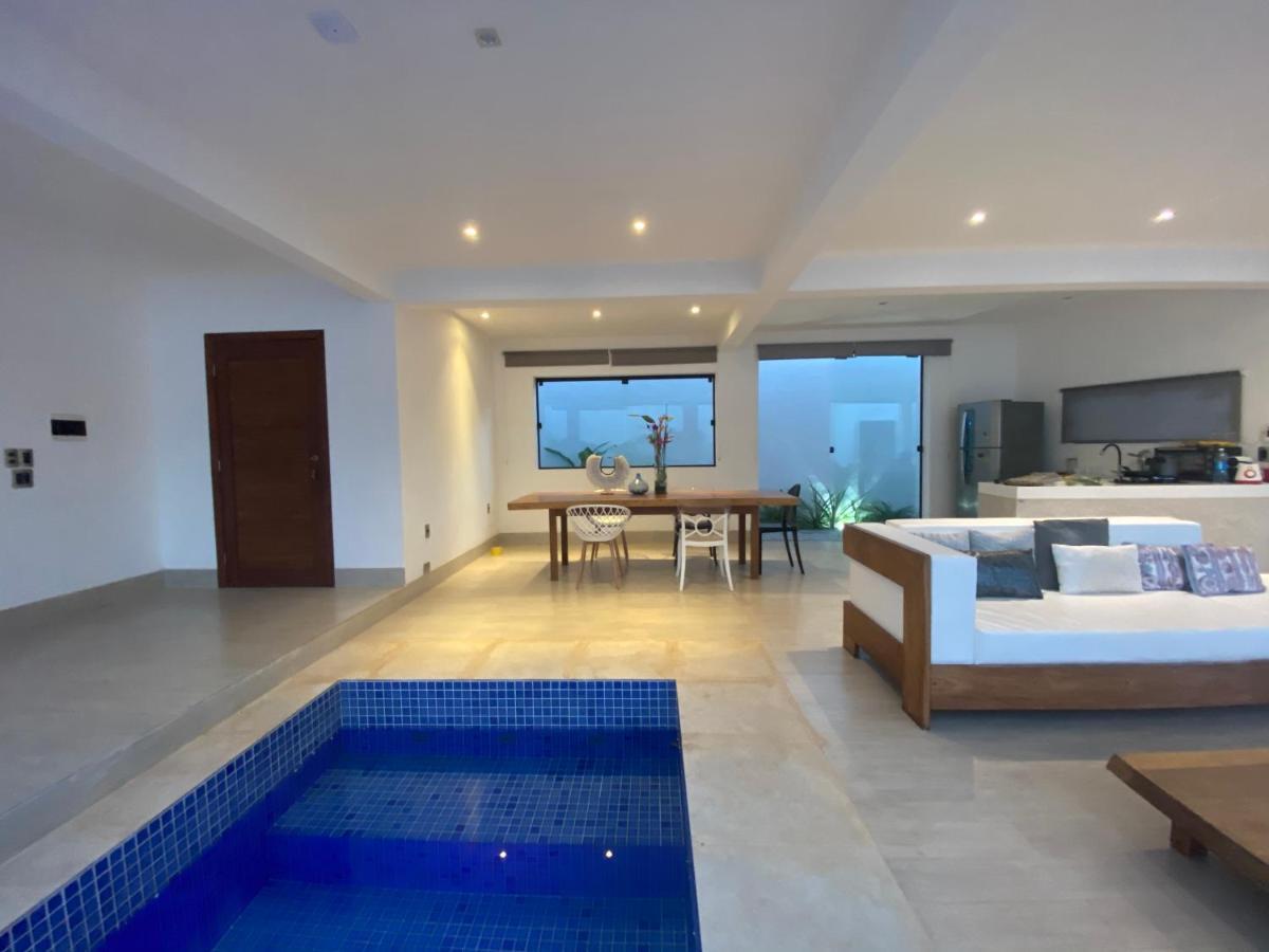 Blanc Apartment *