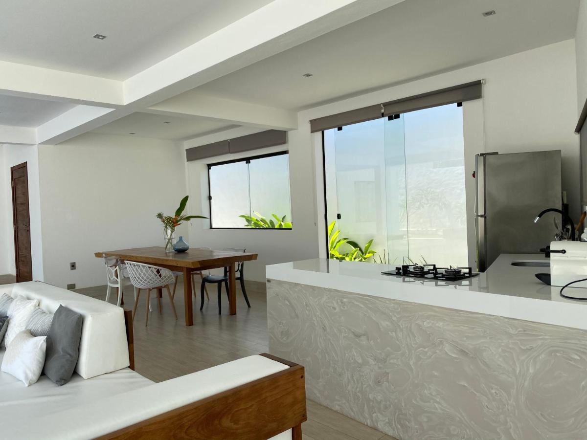 Blanc Apartment