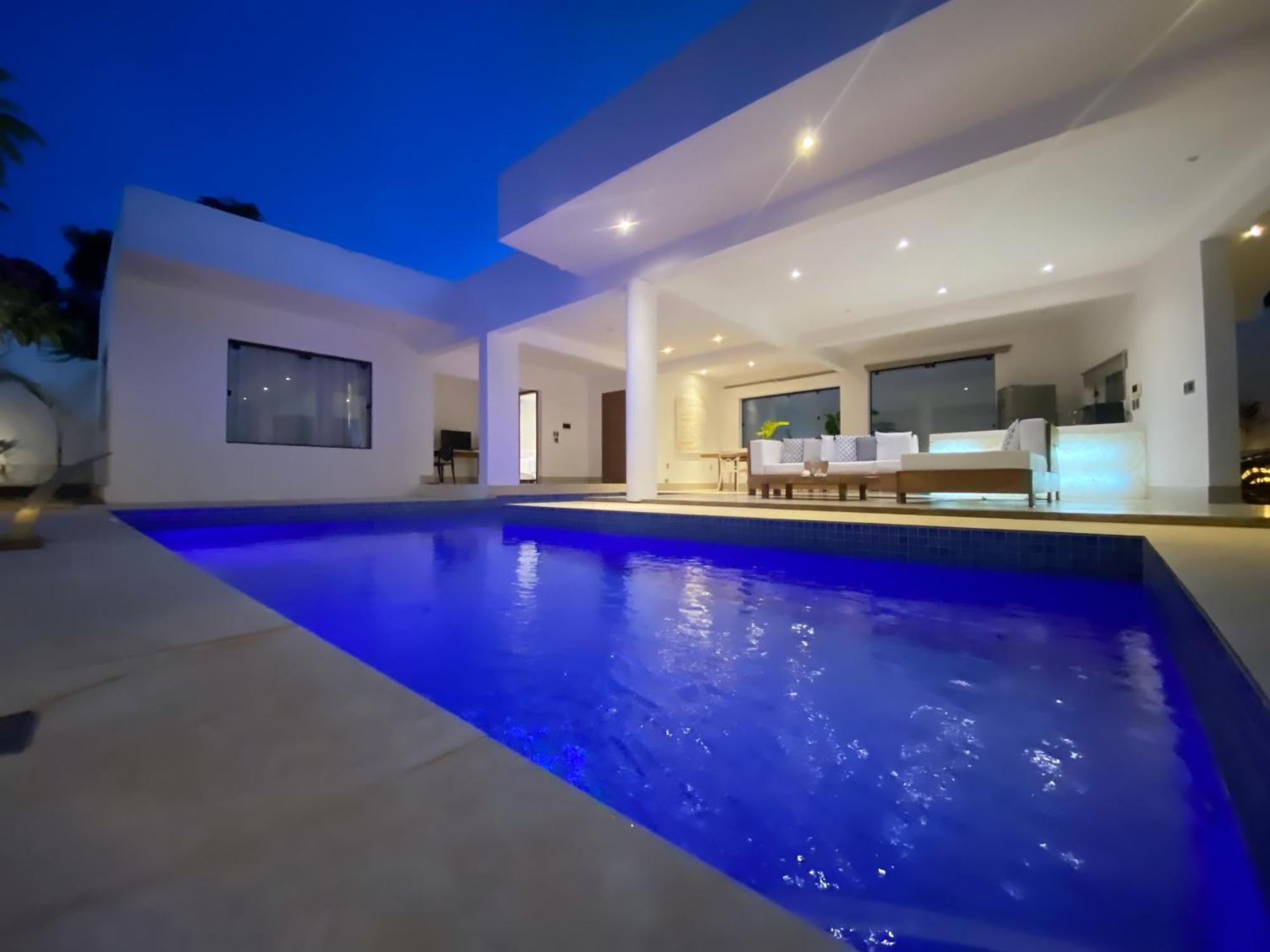 Blanc Apartment *